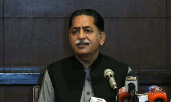 Mian-Javed-Latif centre stage with rehman azhar