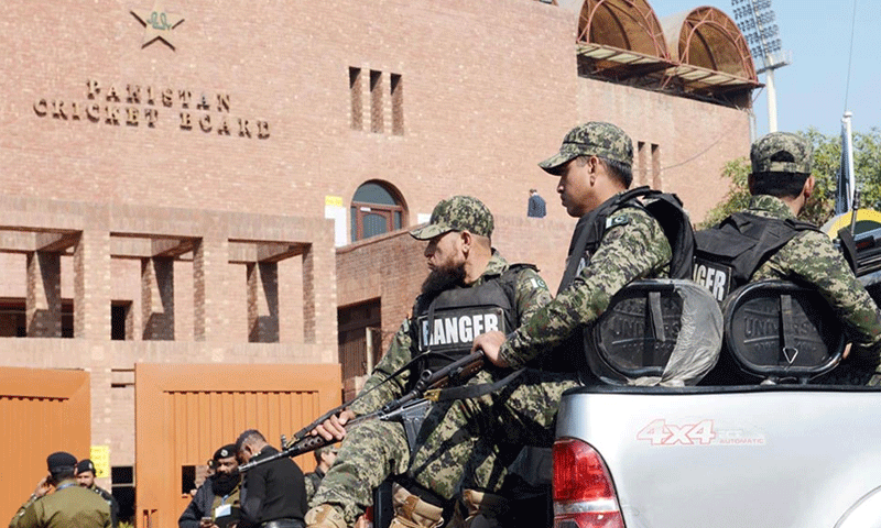 pak-army-rangers-on-cricket-duty