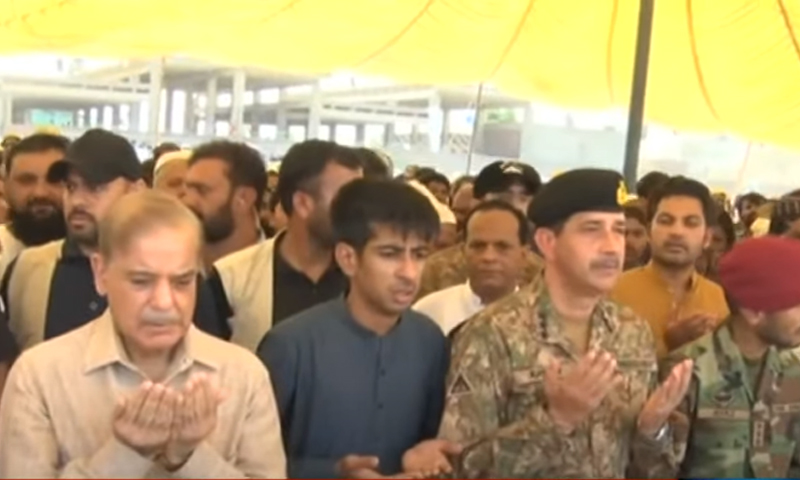 لکی مروت میں بارودی سرنگ کے دھماکے میں شہید ہونے والے فوجی جوانوں کی نماز جنازہ ادا - WE News