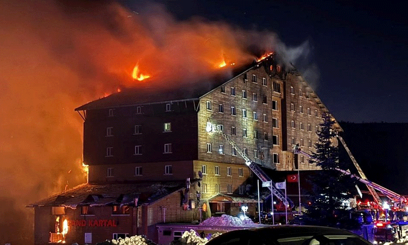 FIRE-ENGULFS-HOTEL-IN-BOLU-TURKEY